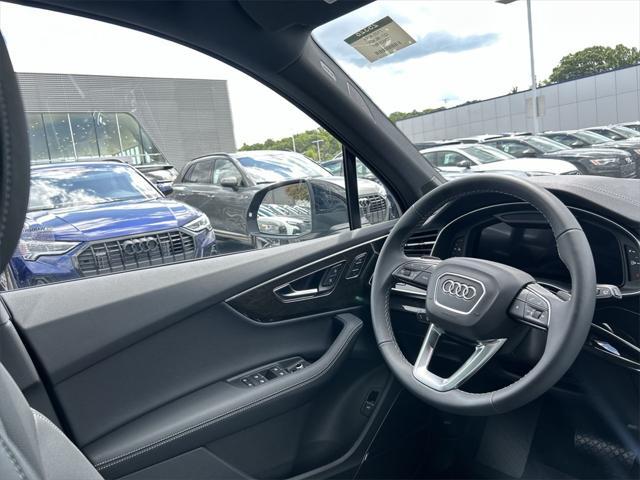 new 2025 Audi Q7 car, priced at $77,580