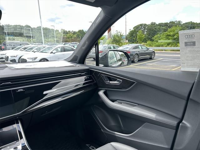 new 2025 Audi Q7 car, priced at $77,580