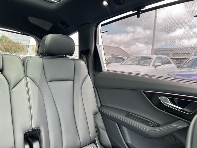 new 2025 Audi Q7 car, priced at $77,580
