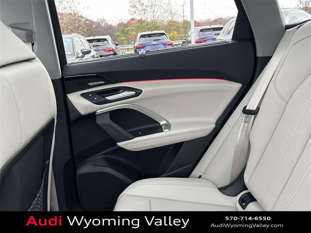 new 2025 Audi Q5 car, priced at $61,430
