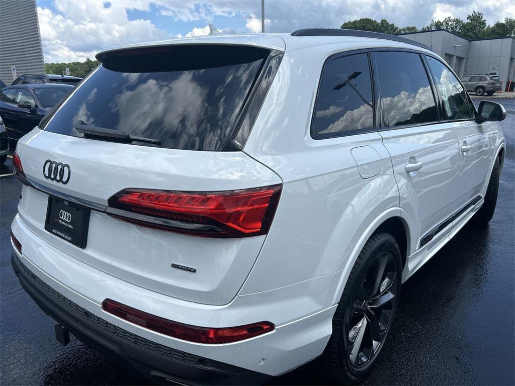 new 2025 Audi Q7 car, priced at $77,580