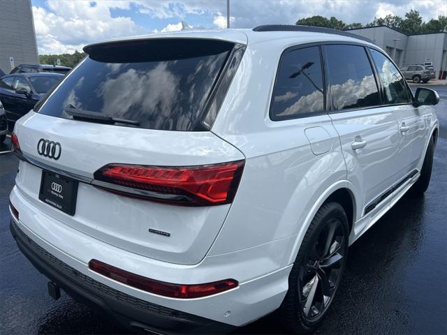 new 2025 Audi Q7 car, priced at $77,580