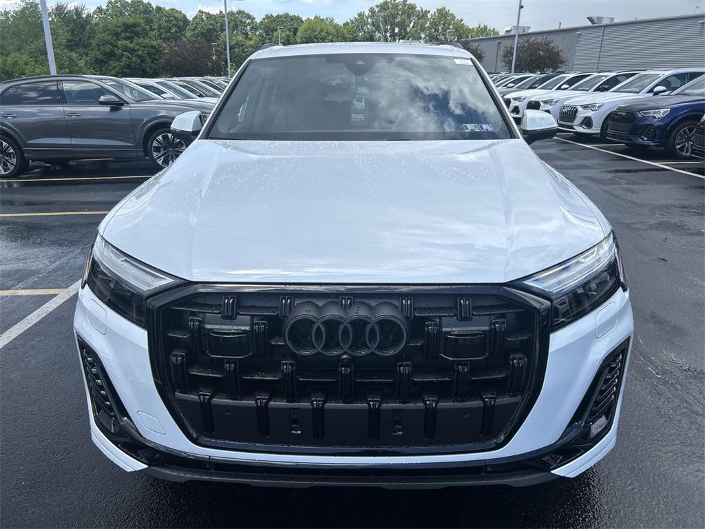 new 2025 Audi Q7 car, priced at $77,580