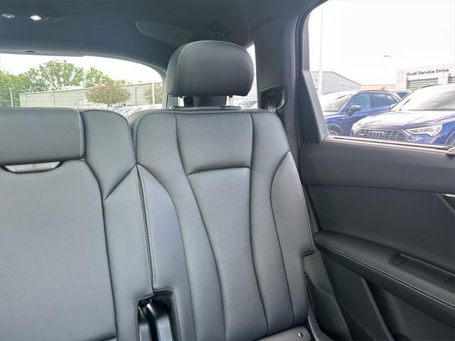 new 2025 Audi Q7 car, priced at $77,580