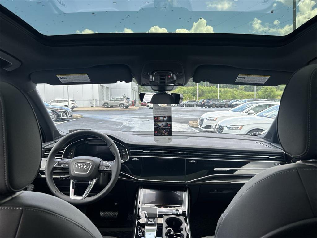 new 2025 Audi Q7 car, priced at $77,580