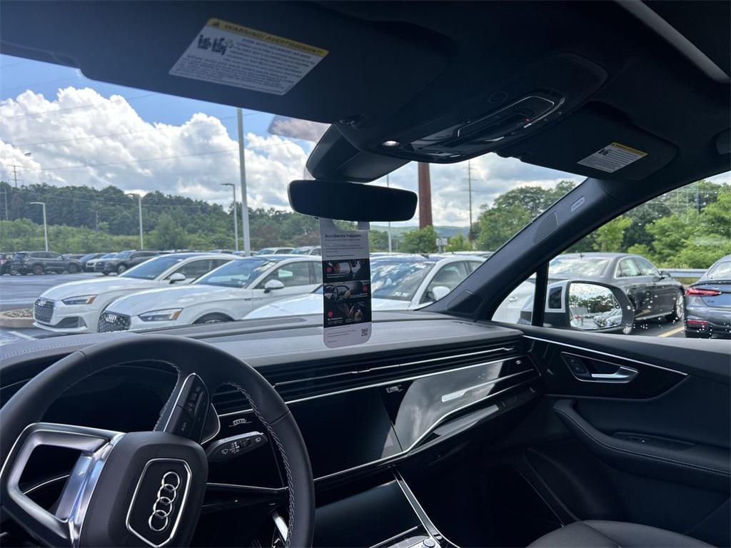 new 2025 Audi Q7 car, priced at $77,580