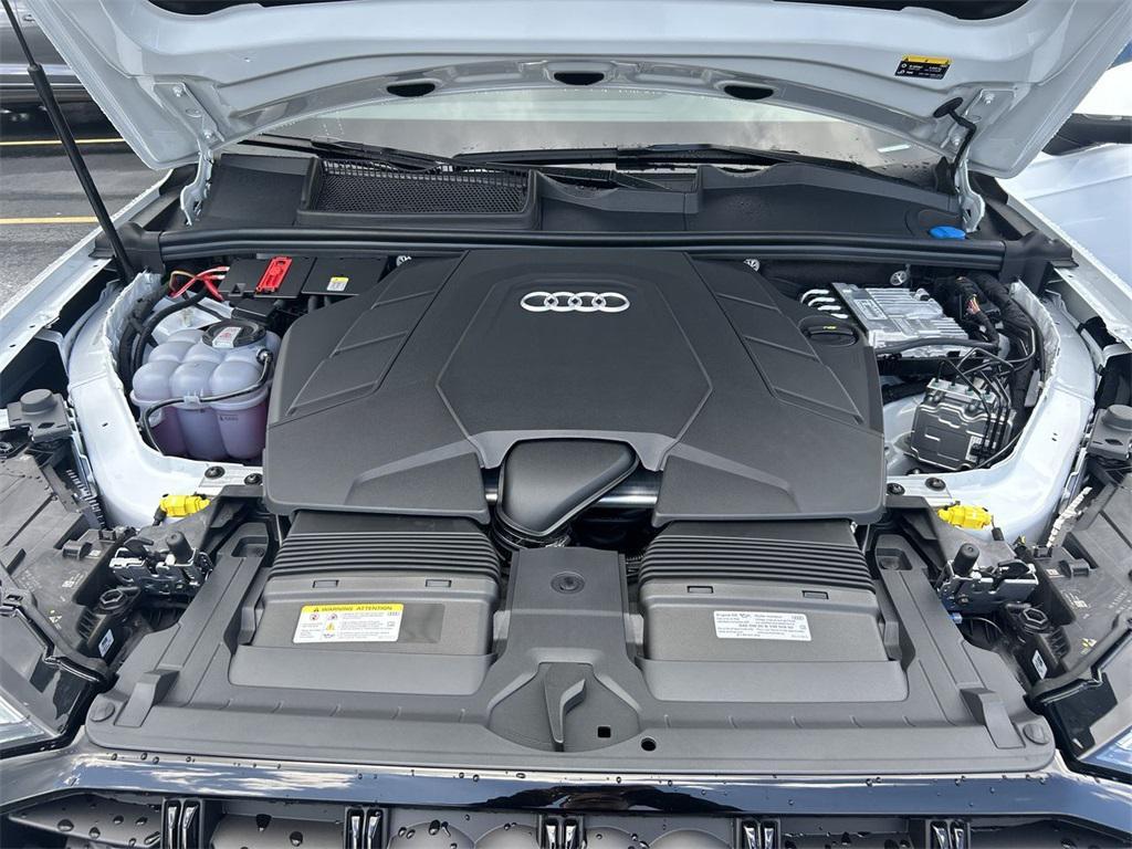 new 2025 Audi Q7 car, priced at $77,580