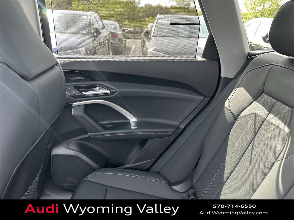 new 2025 Audi Q5 car, priced at $62,080