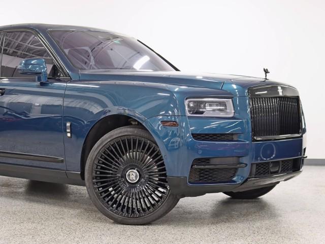 used 2022 Rolls-Royce Cullinan car, priced at $289,991