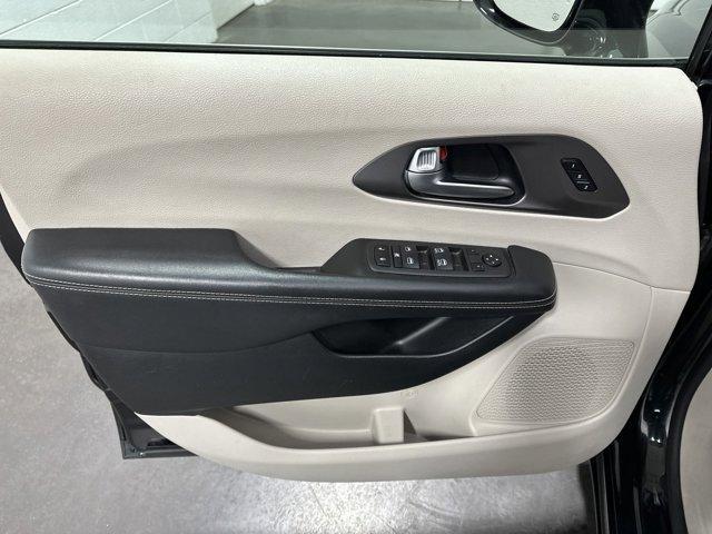 used 2022 Chrysler Pacifica car, priced at $23,000