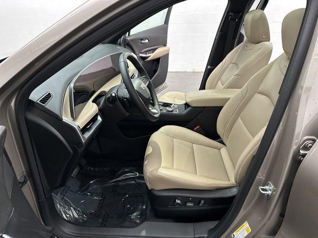 used 2025 Cadillac XT4 car, priced at $43,000