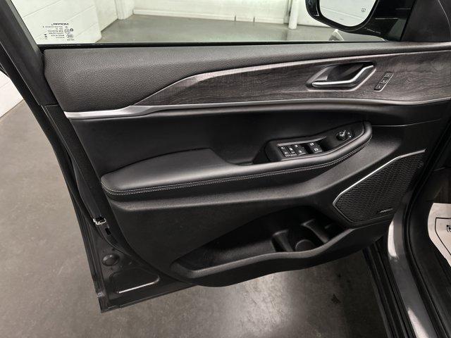 used 2024 Jeep Grand Cherokee car, priced at $34,600