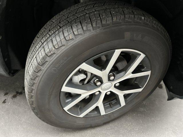 used 2024 Jeep Grand Cherokee car, priced at $34,600