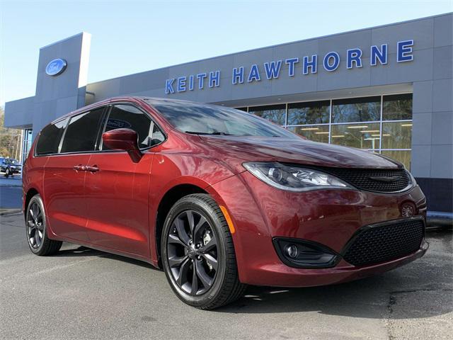 used 2020 Chrysler Pacifica car, priced at $24,600