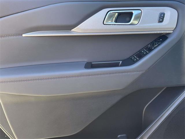 new 2025 Ford Explorer car, priced at $36,971