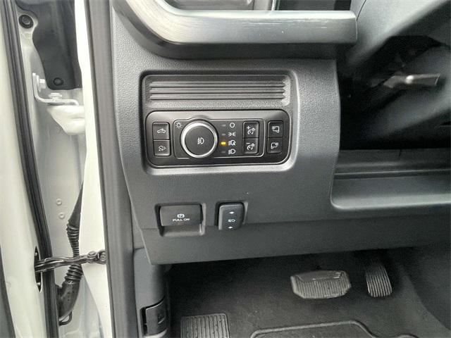 new 2025 Ford F-250 car, priced at $75,570