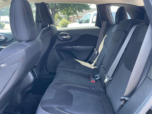used 2015 Jeep Cherokee car, priced at $9,321