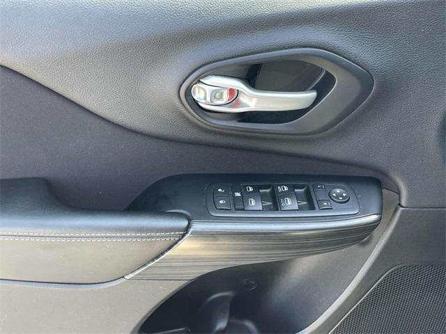 used 2015 Jeep Cherokee car, priced at $9,321