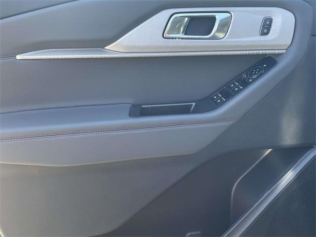 new 2025 Ford Explorer car, priced at $36,971
