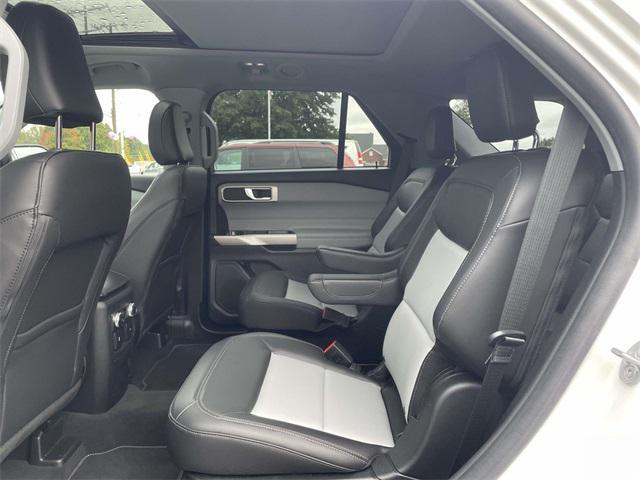 used 2022 Ford Explorer car, priced at $35,900