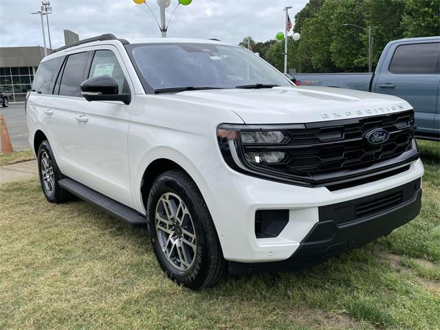 new 2025 Ford Expedition car, priced at $68,905