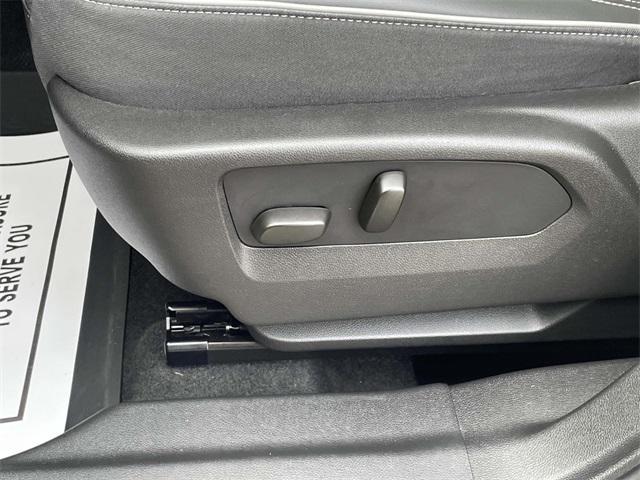 used 2022 Buick Envision car, priced at $26,083