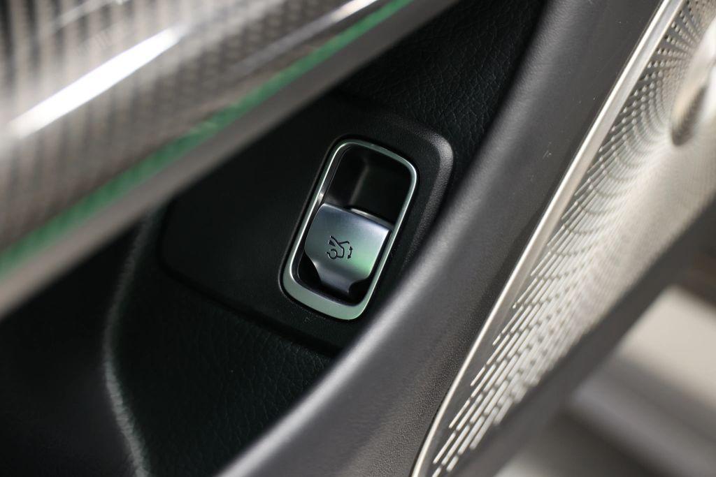 used 2022 Mercedes-Benz AMG SL 63 car, priced at $89,985