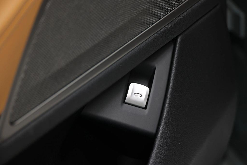 used 2019 BMW 750 car, priced at $34,985