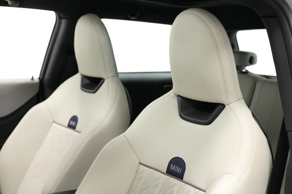 used 2025 MINI Hardtop car, priced at $31,999