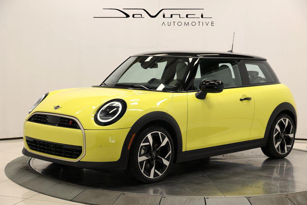 used 2025 MINI Hardtop car, priced at $31,999