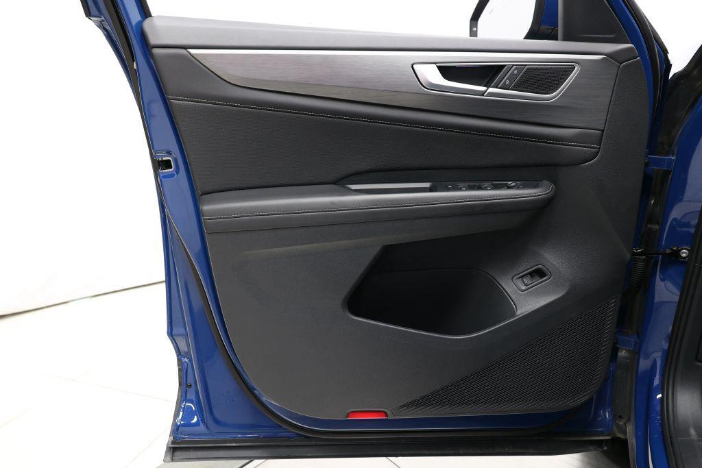 used 2025 Volkswagen Atlas Cross Sport car, priced at $34,585