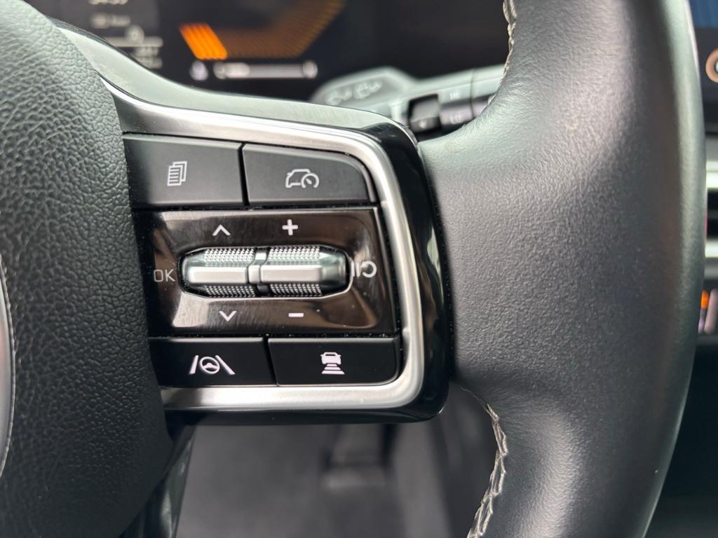 used 2024 Kia Sorento car, priced at $30,879