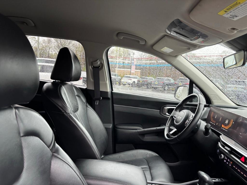 used 2024 Kia Sorento car, priced at $30,879
