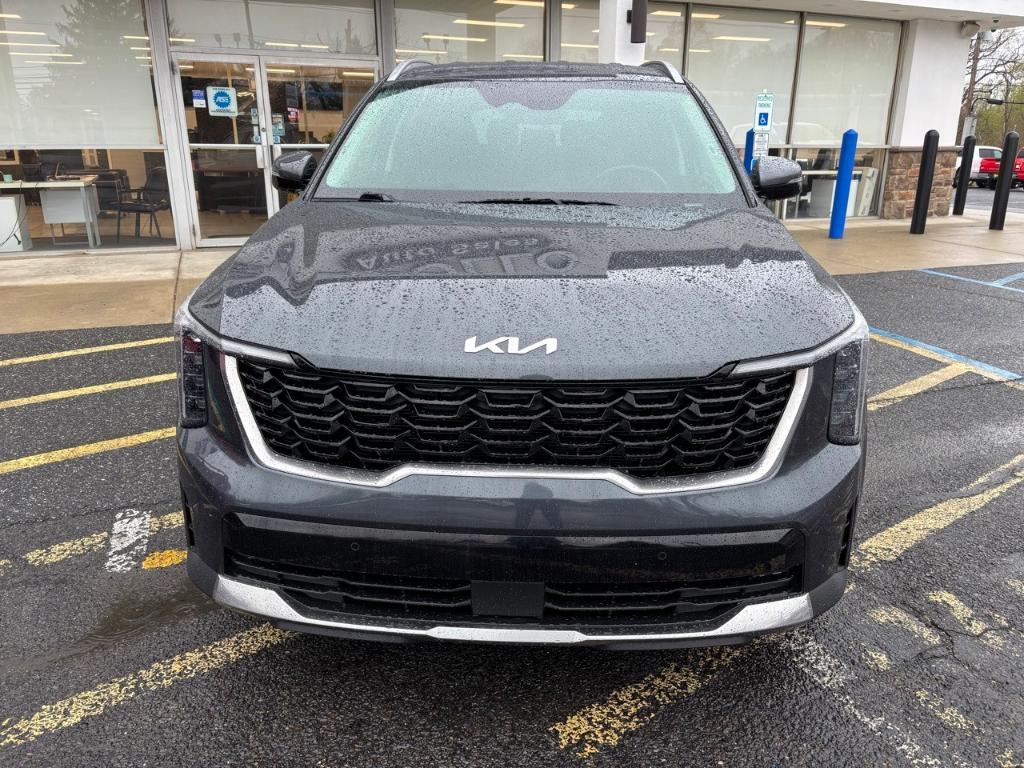 used 2024 Kia Sorento car, priced at $30,879
