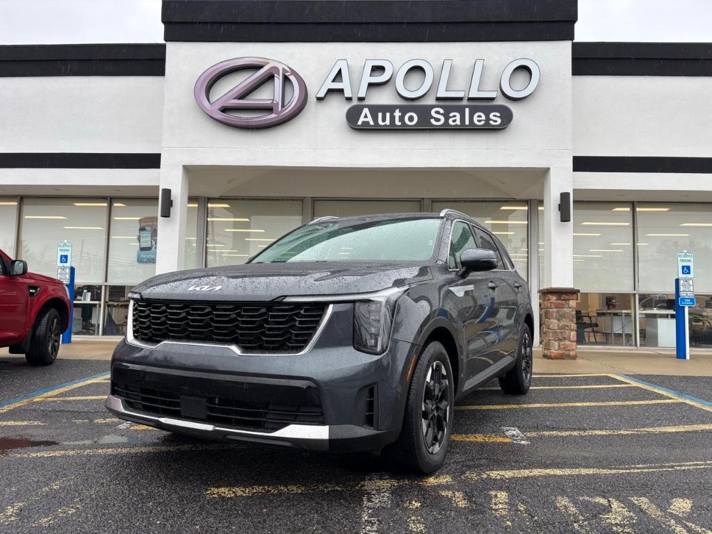 used 2024 Kia Sorento car, priced at $30,879