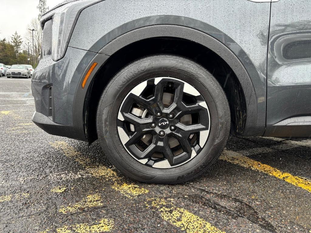 used 2024 Kia Sorento car, priced at $30,879