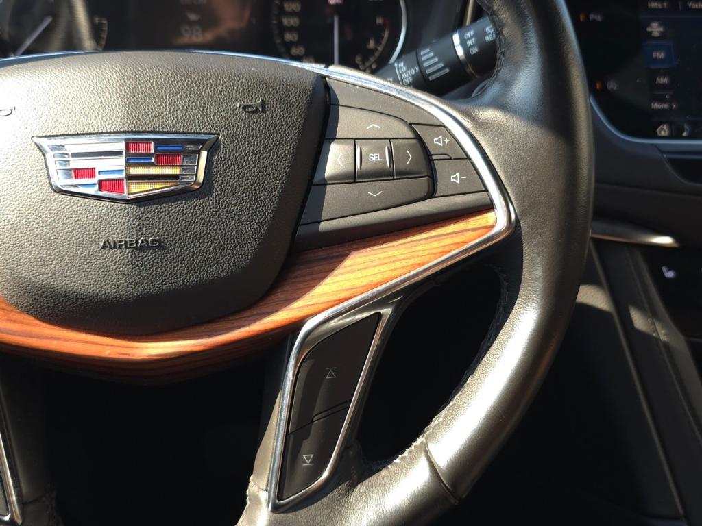 used 2021 Cadillac XT5 car, priced at $28,983