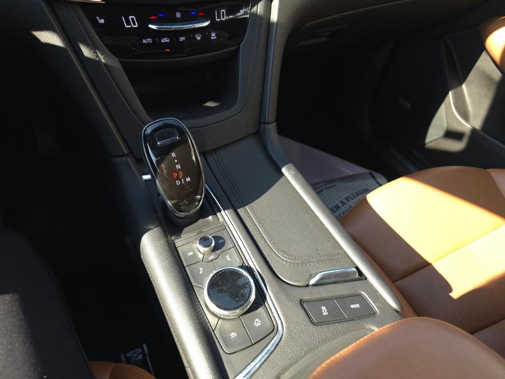 used 2021 Cadillac XT5 car, priced at $28,983
