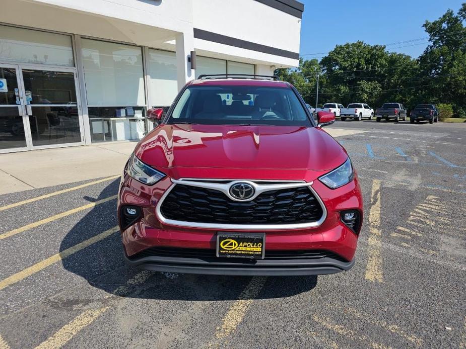 used 2022 Toyota Highlander car, priced at $29,874