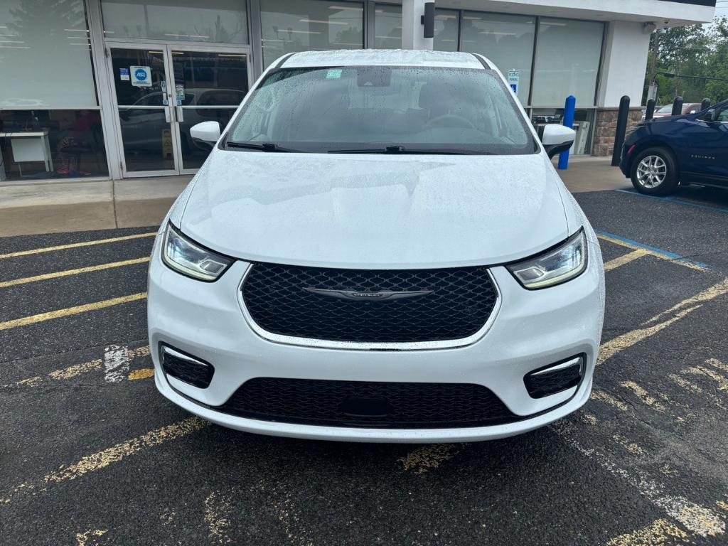 used 2023 Chrysler Pacifica Hybrid car, priced at $28,336