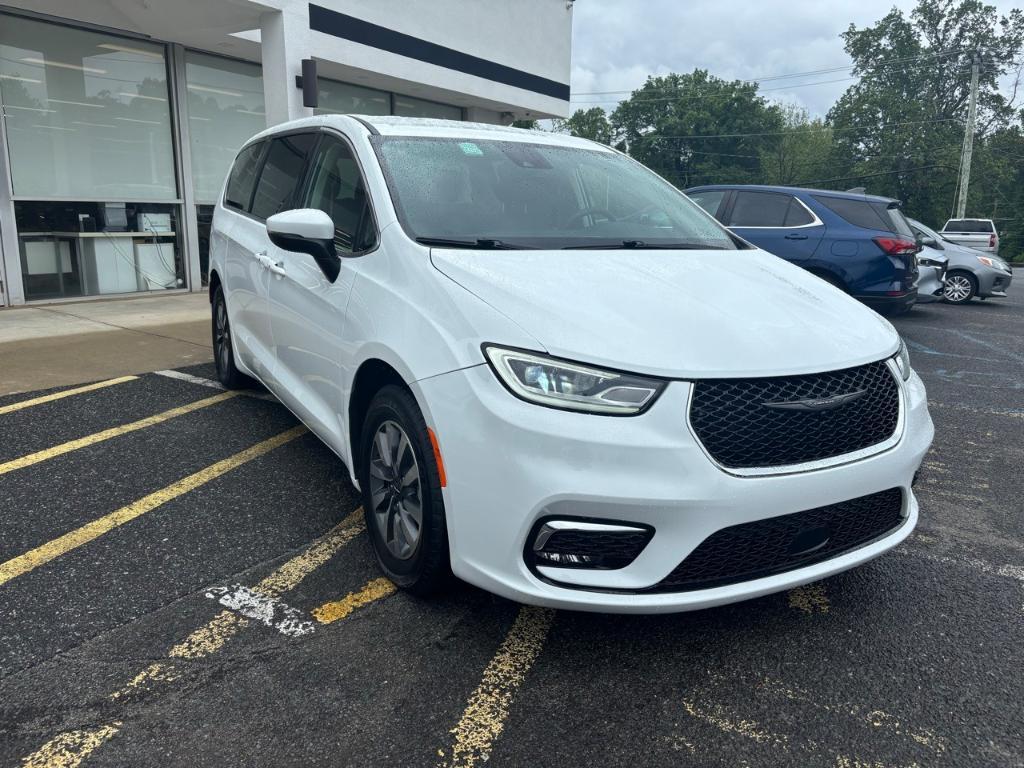 used 2023 Chrysler Pacifica Hybrid car, priced at $28,336