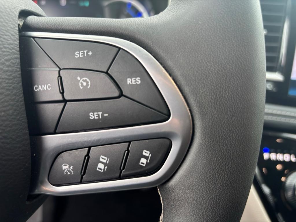 used 2023 Chrysler Pacifica Hybrid car, priced at $28,336