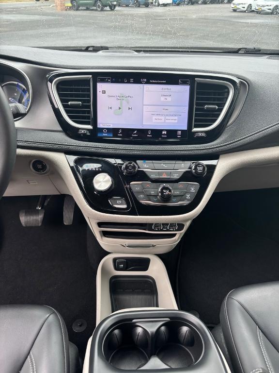 used 2023 Chrysler Pacifica Hybrid car, priced at $28,336
