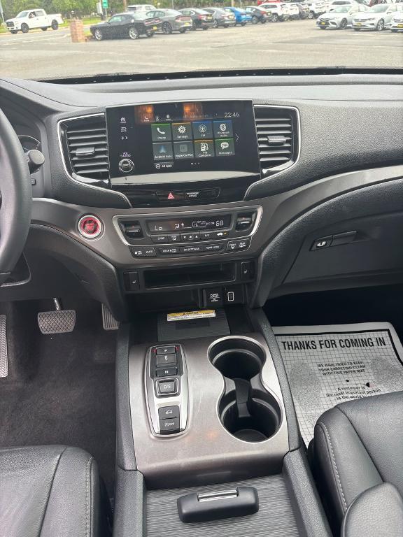 used 2022 Honda Pilot car, priced at $31,993