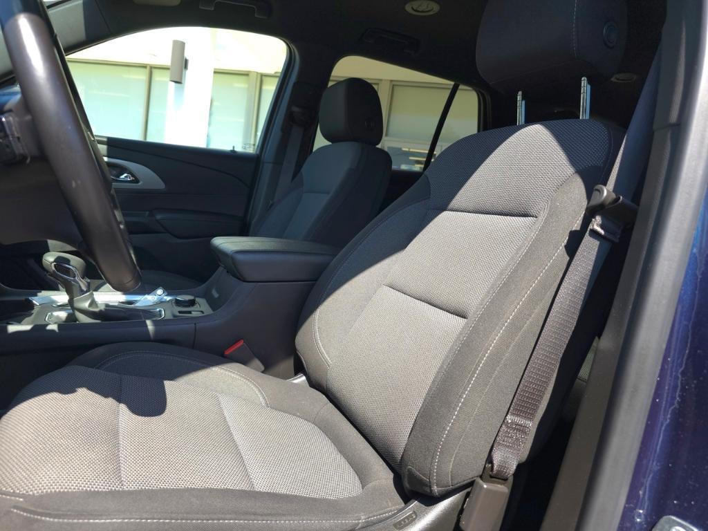 used 2022 Chevrolet Traverse car, priced at $29,492