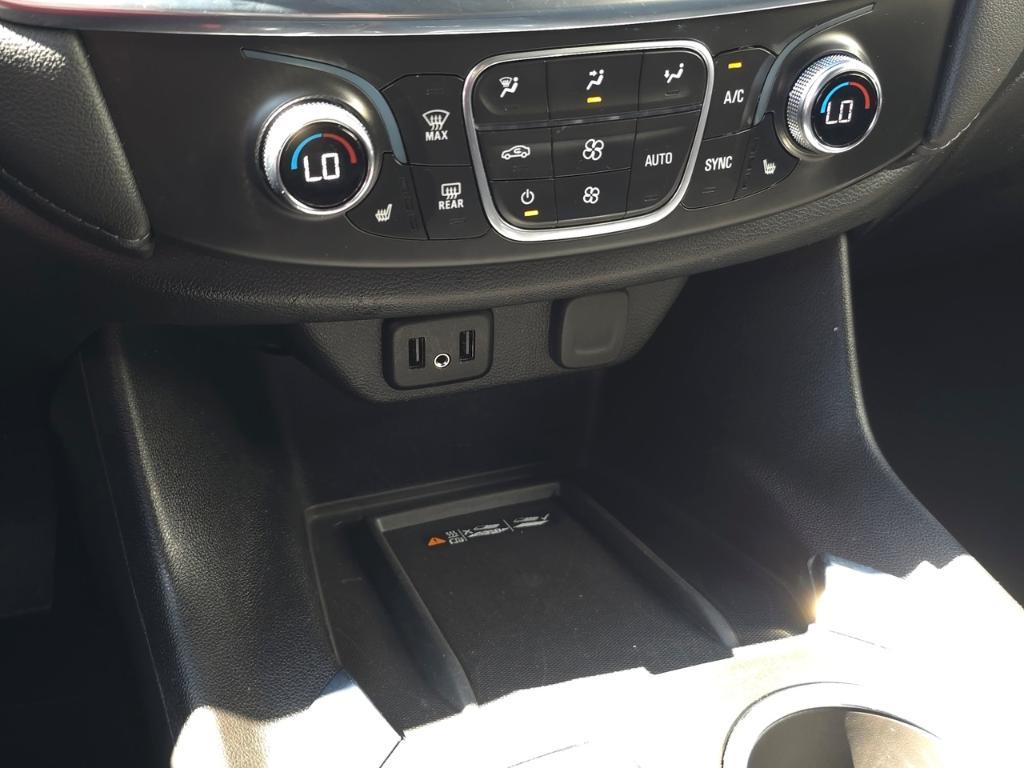 used 2022 Chevrolet Traverse car, priced at $29,492