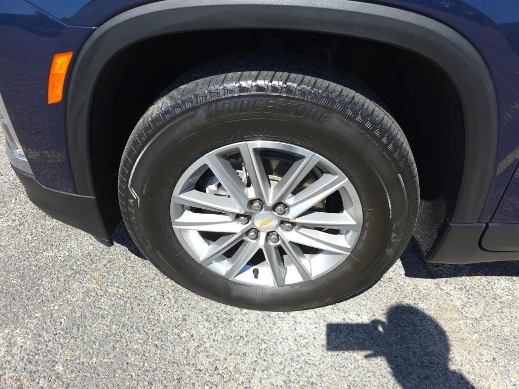 used 2022 Chevrolet Traverse car, priced at $29,492