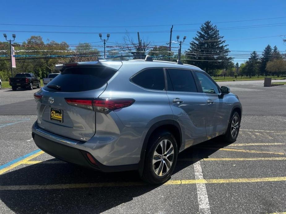 used 2023 Toyota Highlander car, priced at $39,632