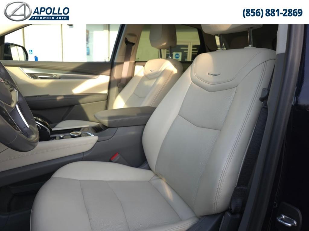used 2022 Cadillac XT5 car, priced at $32,222