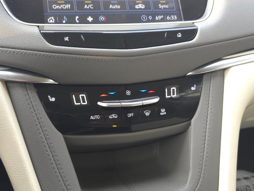 used 2022 Cadillac XT5 car, priced at $30,995